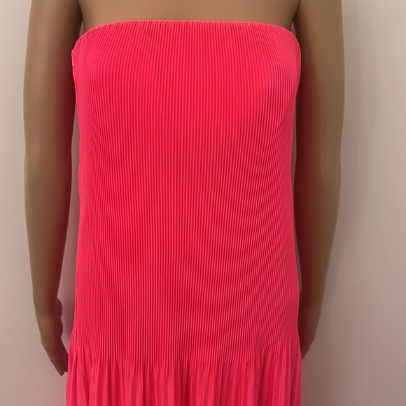 New Nbd ( revolve) Anita maxi dress bright pink - Picture 5 of 7